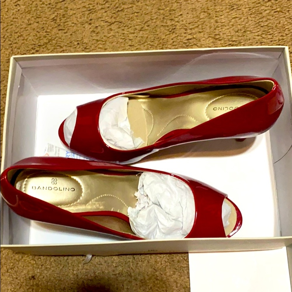Red Bandolino heels